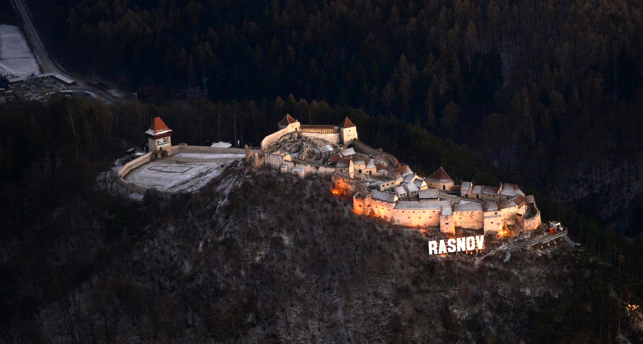 Cetatea Rasnov Zbor de agrement cu avionul Brasov1