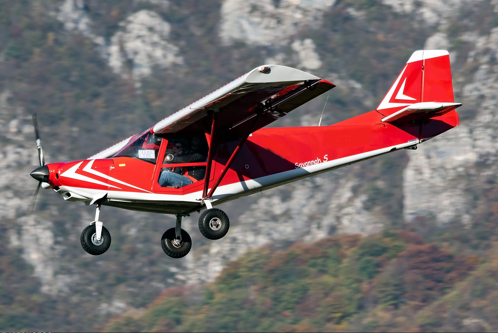 Zbor de agrement cu avionul in Brasov - FlightAddicted.ro